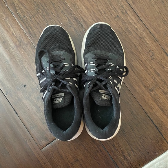 🤍Black Nike Sneakers - Picture 6 of 8